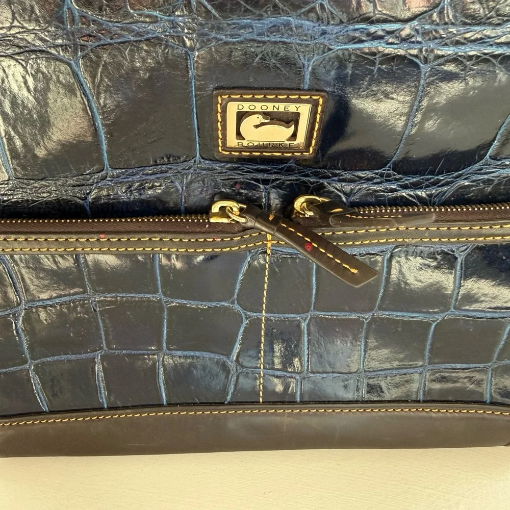 Dooney & Bourke Navy Croc Embossed Leather Shoulder Bag with Dust Bag EUC
